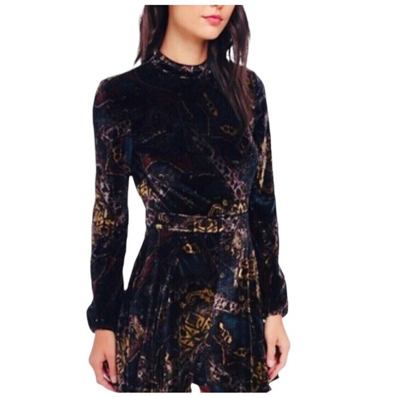 Free People Velvet Backless Romper Shorts Size 6 Shorts Long Sleeve High Neck - Picture 4 of 8